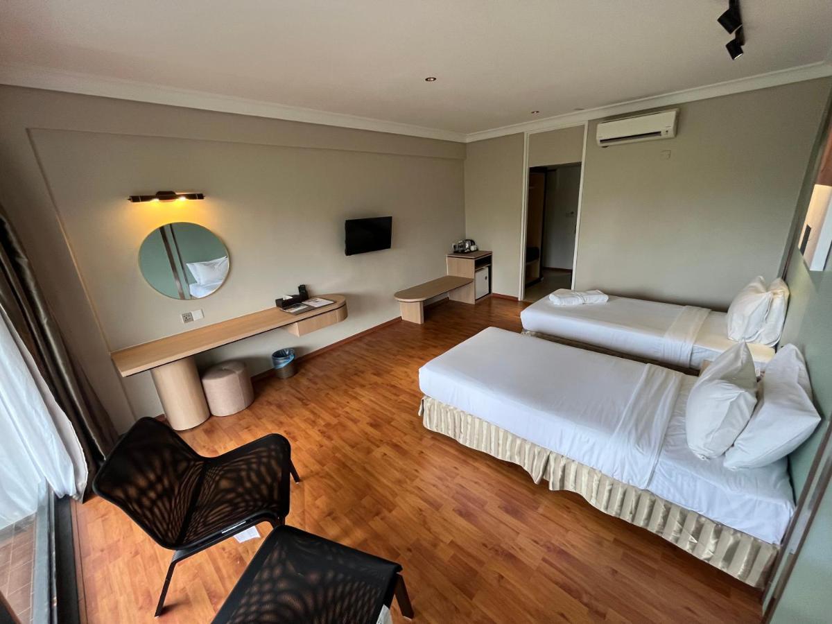 Tunamaya Beach & Spa Resort- Desaru Esterno foto